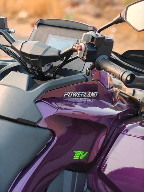 Kierownica i komputer pokładowy Powerland Taigen S z logo EV