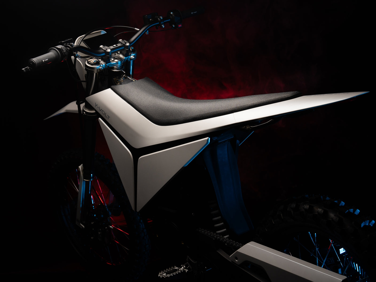 Y-VOLT Surge V — konstrukcja i nadwozie w detalu