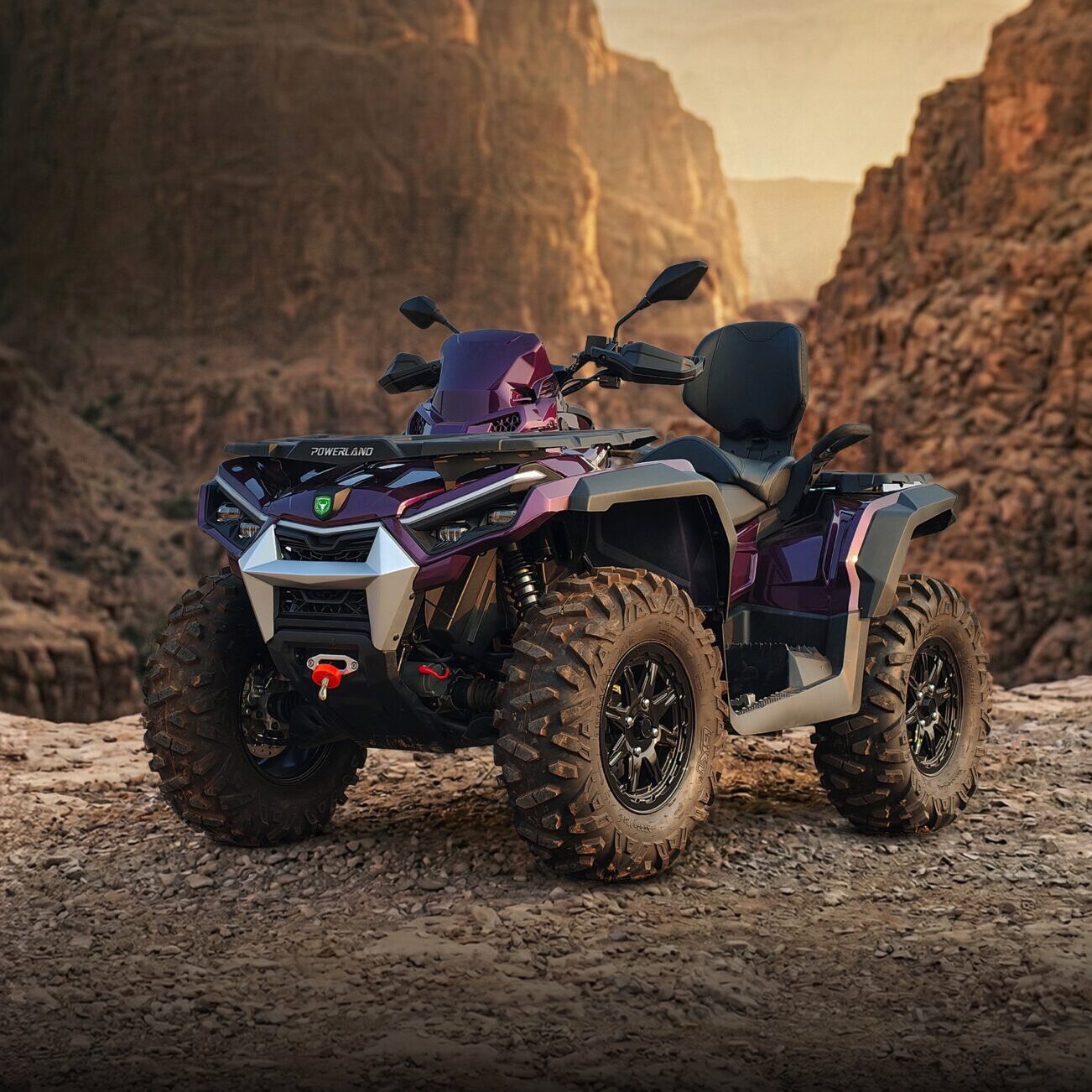 Elektryczny quad Powerland Taigen S 4×4 w skalistym terenie