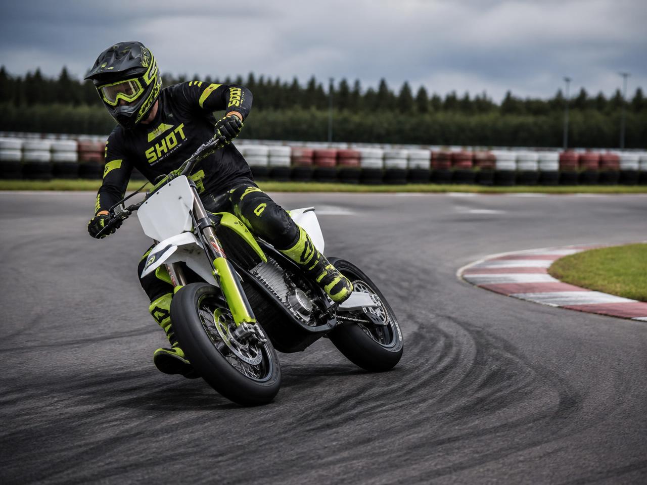 MotoPark Kraków — jak wygląda pierwszy trening na torze — S&S Ride
